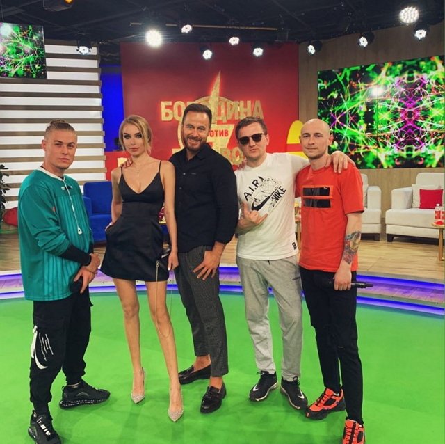 Фото со съёмок ток-шоу (16.05.2020) Фото со съёмок ток-шоу (16.05.2020)