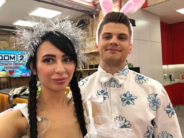 Максим Моргенштерн: Мама приедет к нам в стриптиз-клуб Максим Моргенштерн: Мама приедет к нам в стриптиз-клуб