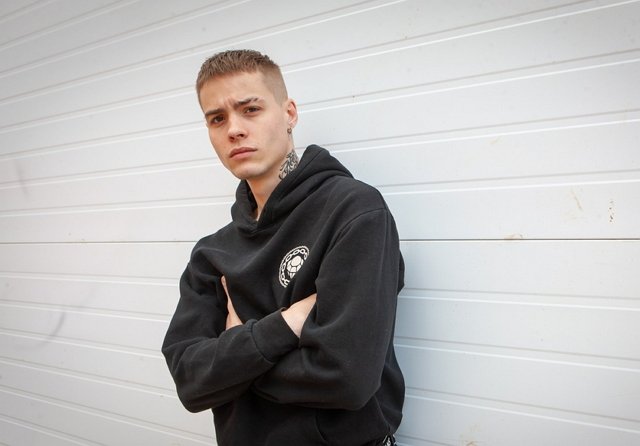 Максим Колесников: Он меня цепляет, потому что завидует Максим Колесников: Он меня цепляет, потому что завидует