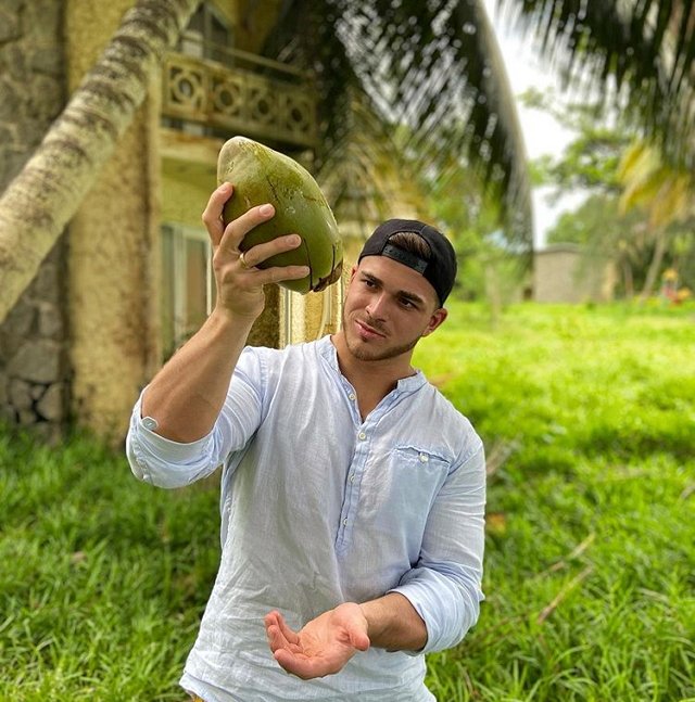 Степан Меньщиков поставил на место Романа Капаклы Степан Меньщиков поставил на место Романа Капаклы