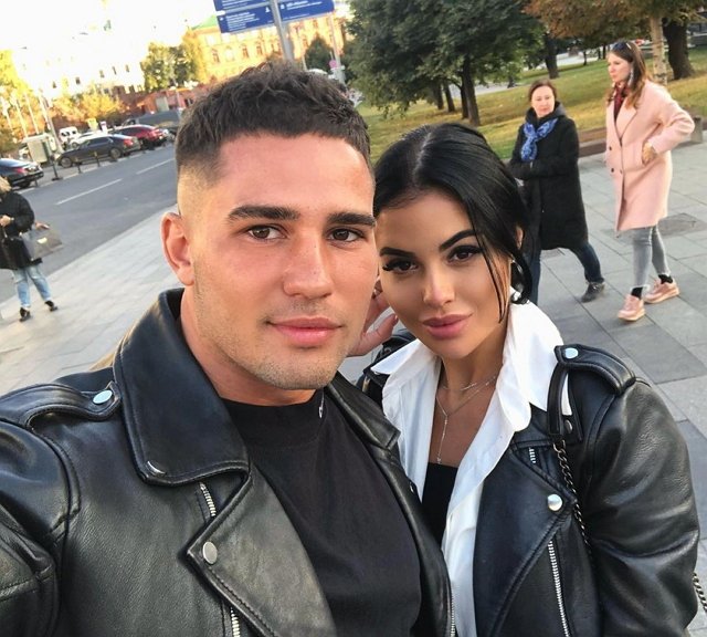 Захар Саленко: Она меня ещё любит Захар Саленко: Она меня ещё любит