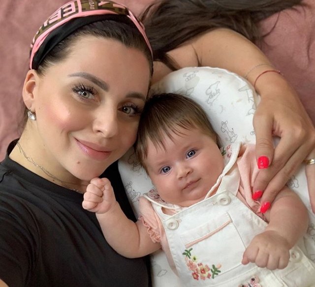 Ольгу Рапунцель мучают проблемы с грудью Ольгу Рапунцель мучают проблемы с грудью