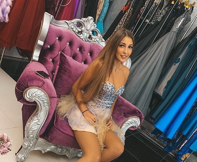 Яна Захарова сняла новую квартиру, в которой не хочет жить одна Яна Захарова сняла новую квартиру, в которой не хочет жить одна