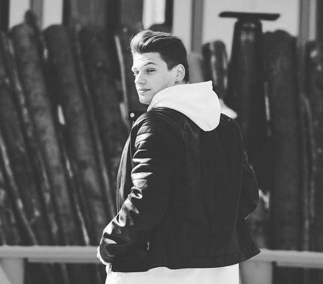 Максим Моргенштерн не хочет строить отношения с Яной Захаровой Максим Моргенштерн не хочет строить отношения с Яной Захаровой