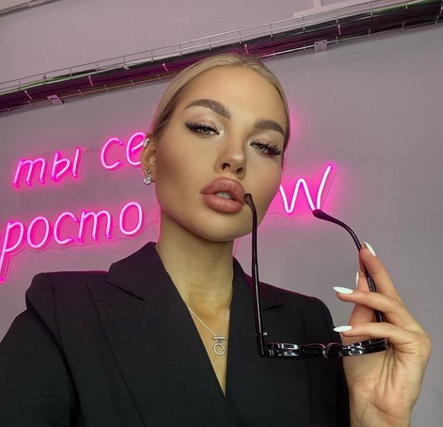 Анита Кобелева призналась, что Яббаровы не покинули проект Анита Кобелева призналась, что Яббаровы не покинули проект