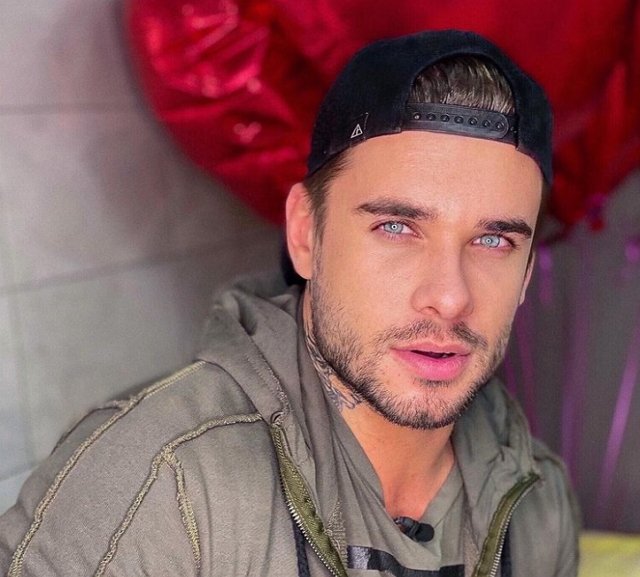 Евгений Ромашов выбрал себе новую девушку на проекте Евгений Ромашов выбрал себе новую девушку на проекте