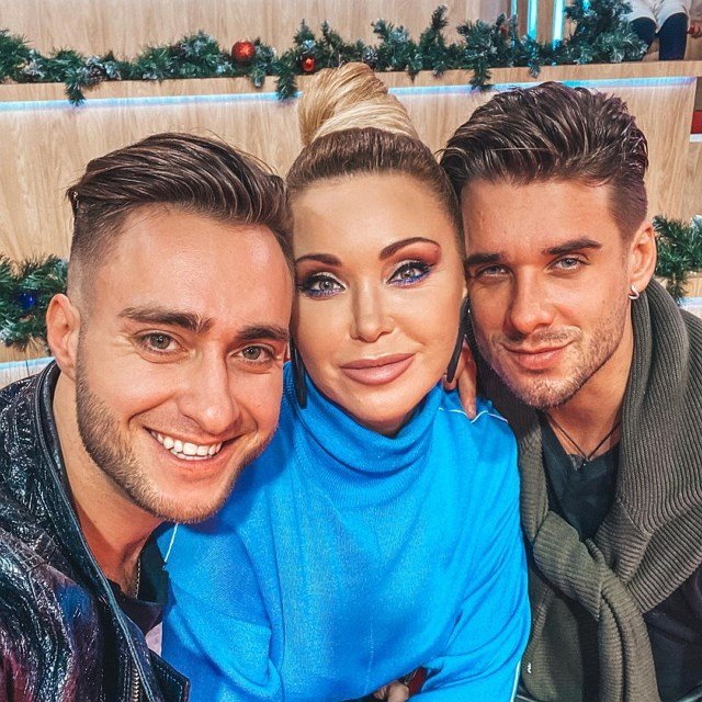 Фото со съёмок ток-шоу (12.12.2020) Фото со съёмок ток-шоу (12.12.2020)