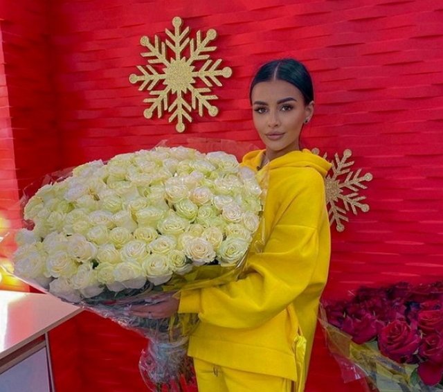 А существует ли загадочный поклонник Кристины Бухынбалтэ? А существует ли загадочный поклонник Кристины Бухынбалтэ?