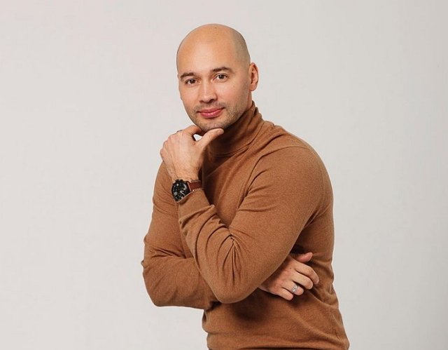 Андрей Черкасов стремительно худеет Андрей Черкасов стремительно худеет