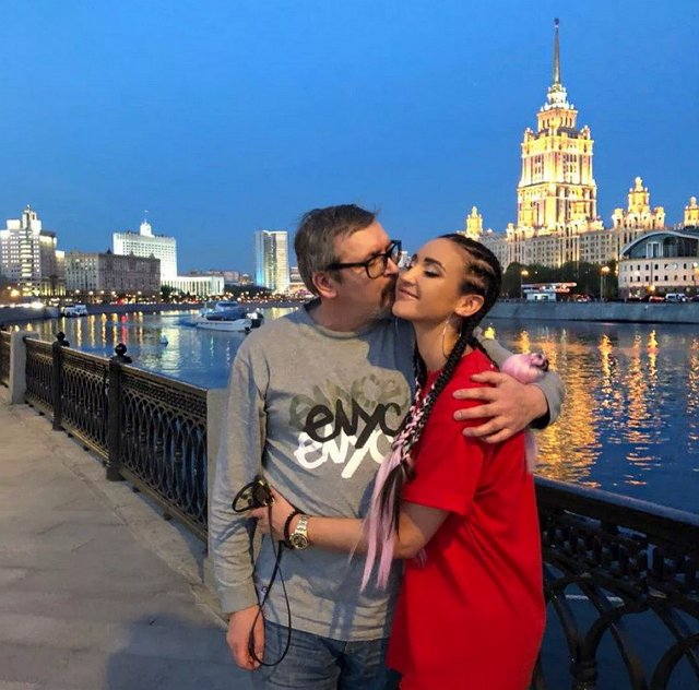 Отец Ольги Бузовой: Девочку, что любит сильно, так легко обмануть! Отец Ольги Бузовой: Девочку, что любит сильно, так легко обмануть!