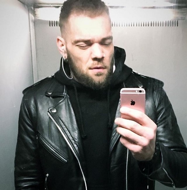 Жизнь после шоу: Виктор Хориков Жизнь после шоу: Виктор Хориков