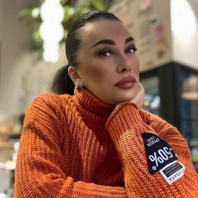 Пользователи шокированы внешностью Элины Камирен Пользователи шокированы внешностью Элины Камирен