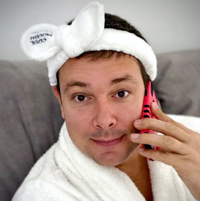 Чуев с Гобозовым высмеяли внешность Ермаковой в прямом эфире Инстаграма Чуев с Гобозовым высмеяли внешность Ермаковой в прямом эфире Инстаграма