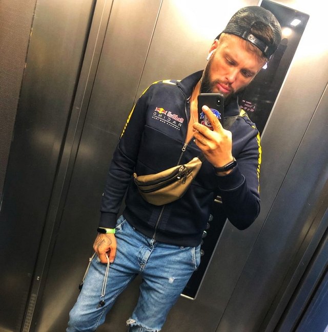 Егор Холявин: А мне все рано Егор Холявин: А мне все рано