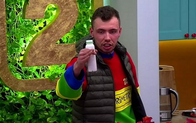 Мартинчик ночью проверил профпригодность Ермаковой Мартинчик ночью проверил профпригодность Ермаковой