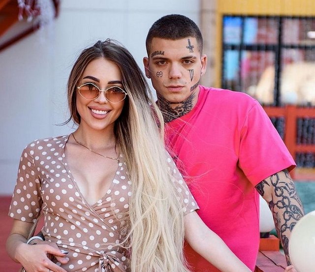 Илья Семин опять расстался с Алёной Савкиной Илья Семин опять расстался с Алёной Савкиной