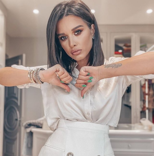 Остаться на проекте Мондезиру не разрешила Бородина Остаться на проекте Мондезиру не разрешила Бородина