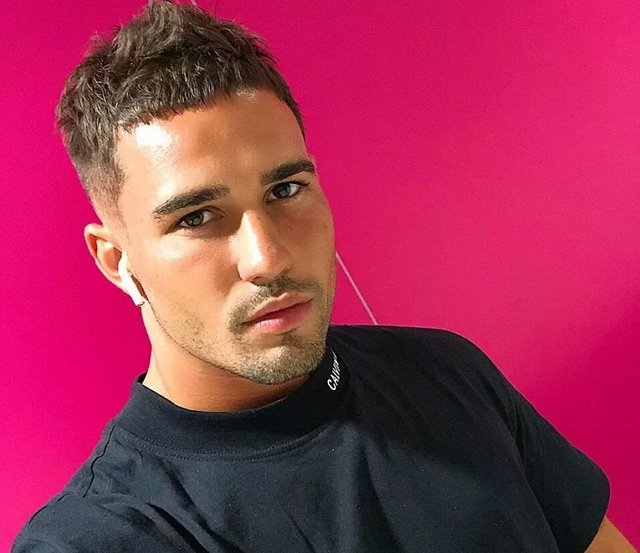 Марданщин оскорбил Захара Саленко и объяснил, почему с ним не стоит дружить Марданщин оскорбил Захара Саленко и объяснил, почему с ним не стоит дружить