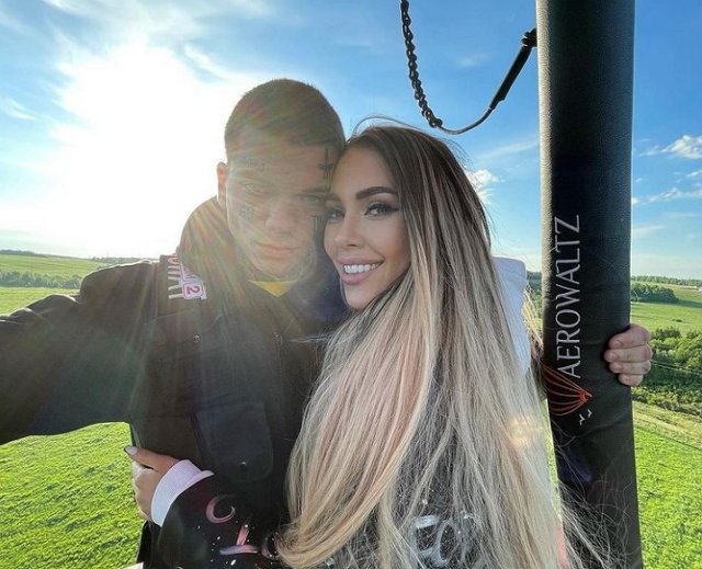 Савкиной и Сёмину присвоили статус графини и графа Савкиной и Сёмину присвоили статус графини и графа