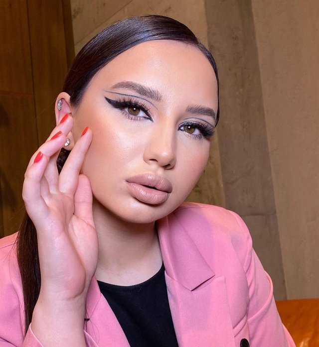 Настя Балтер: Понабрали всякий сброд, чем я хуже? Настя Балтер: Понабрали всякий сброд, чем я хуже?