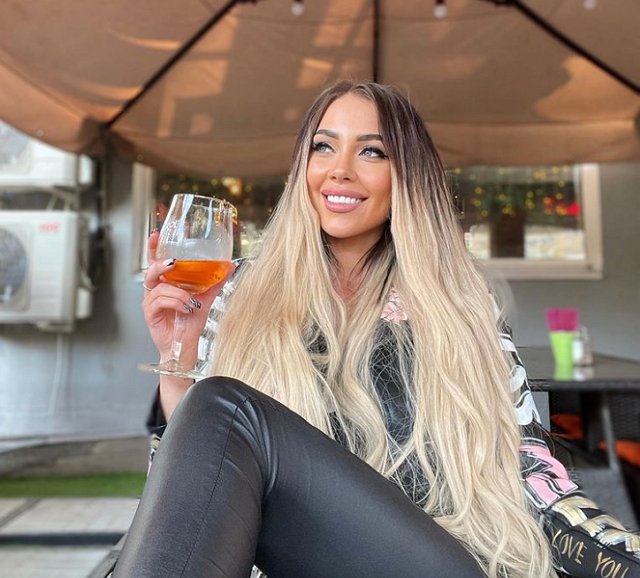 Савкина собралась лечь под нож хирурга Савкина собралась лечь под нож хирурга