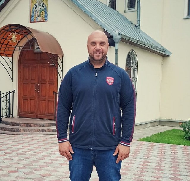 Глеб Жемчугов снова флиртует с одинокими участницами Глеб Жемчугов снова флиртует с одинокими участницами