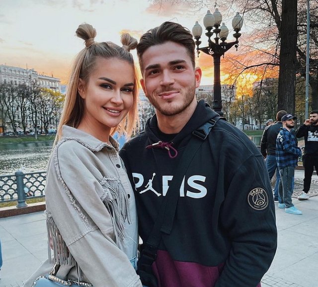 Марина Африкантова не смогла нормально встретить родственников супруга? Марина Африкантова не смогла нормально встретить родственников супруга?