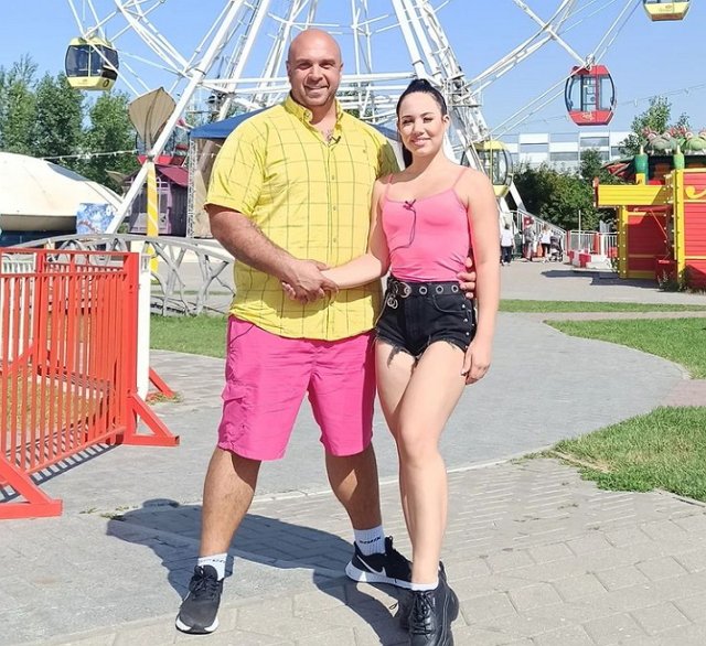 Настю и Наталью Роинашвили заставили уйти в отпуск Настю и Наталью Роинашвили заставили уйти в отпуск