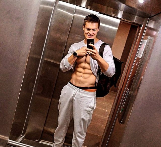 Моргенштерн проигрывает Бабичу? Моргенштерн проигрывает Бабичу?