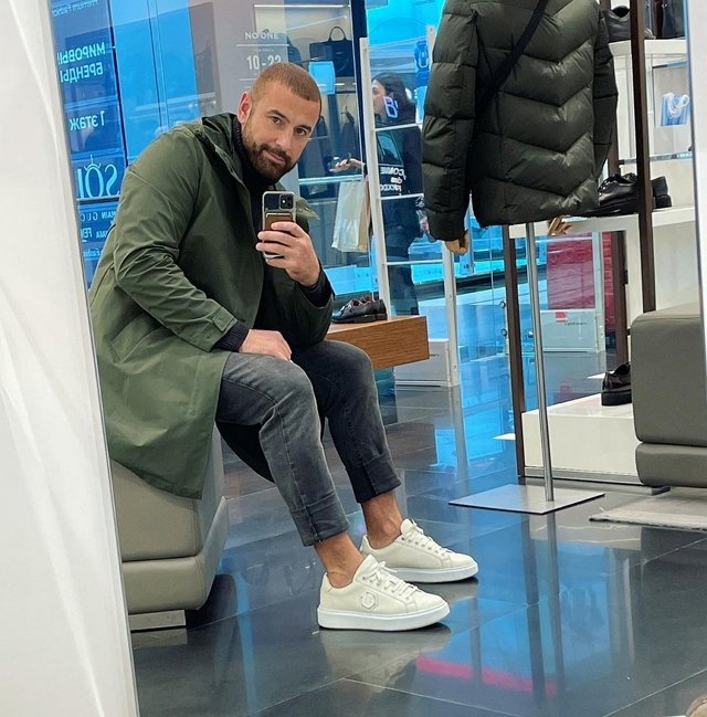 Алексей Адеев: В одном шаге от своей любви Алексей Адеев: В одном шаге от своей любви