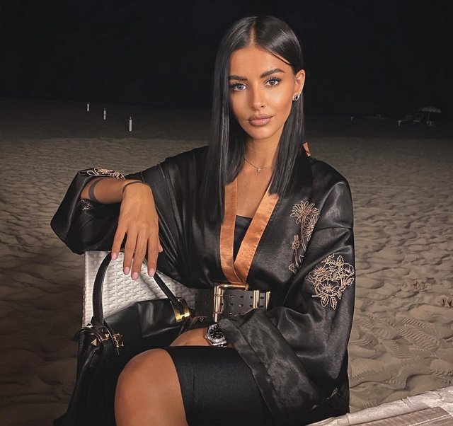 Бухынбалтэ уверяет, что Ромашов уже ходит на свидания с другой Бухынбалтэ уверяет, что Ромашов уже ходит на свидания с другой