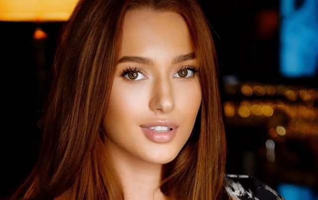 Карпов привел на поляну свою невесту Карпов привел на поляну свою невесту