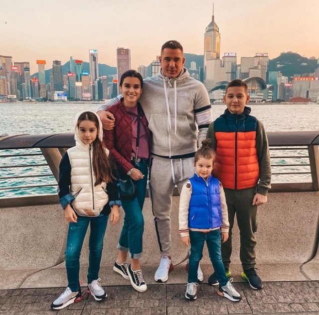 Поклонники оценили разговор Омарова с психологом Поклонники оценили разговор Омарова с психологом