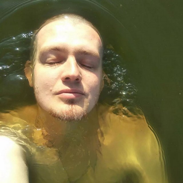 Май Абрикосов: Я не буду продавать свою репутацию за деньги Май Абрикосов: Я не буду продавать свою репутацию за деньги