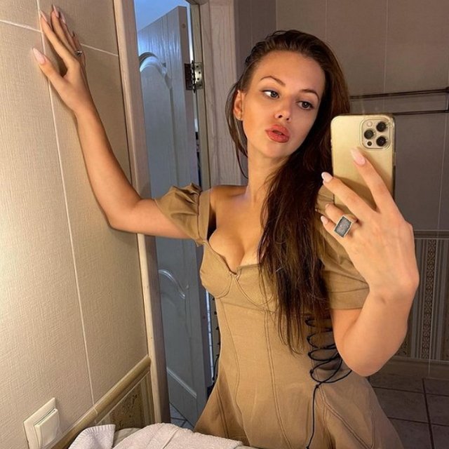 Александра Артемова: Баба с яйцами Александра Артемова: Баба с яйцами