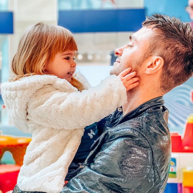 Безус грустит из-за отъезда дочери и её мамы Безус грустит из-за отъезда дочери и её мамы