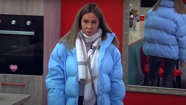 Чистов воротит нос от заботы Нади Ермаковой Чистов воротит нос от заботы Нади Ермаковой