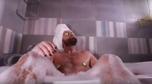 Адеев отличился от остальных ребят на откровенной фотосессии Адеев отличился от остальных ребят на откровенной фотосессии