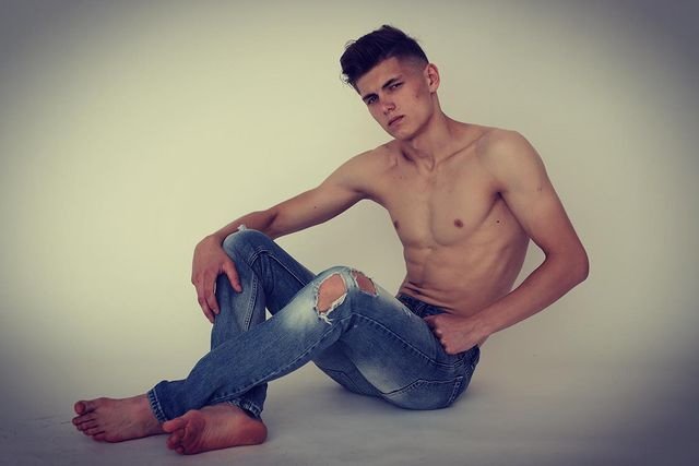 ����� �������� ����� �����������