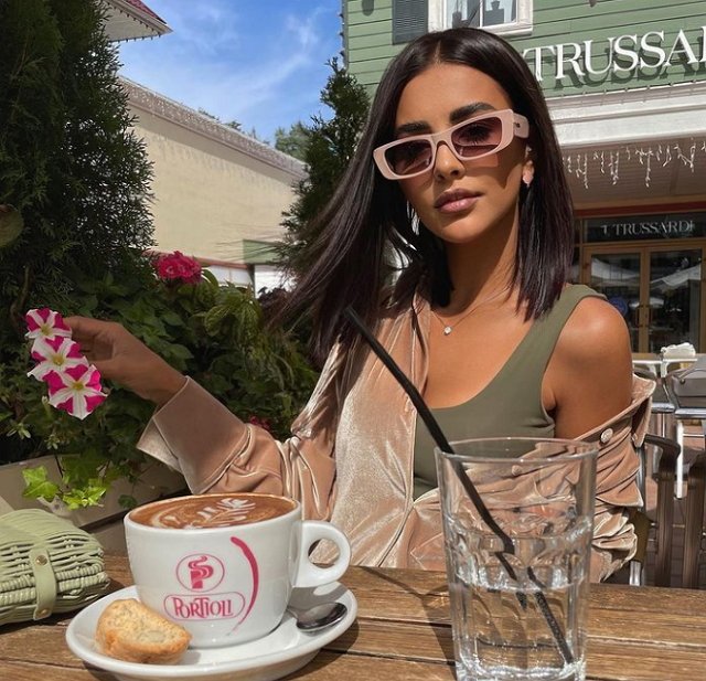 Захарова не испугалась Кристину Бухынбалтэ Захарова не испугалась Кристину Бухынбалтэ