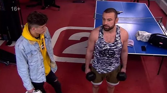 Участники и зрители по-разному отнеслись к домогательствам Зиньковского к новенькой Участники и зрители по-разному отнеслись к домогательствам Зиньковского к новенькой