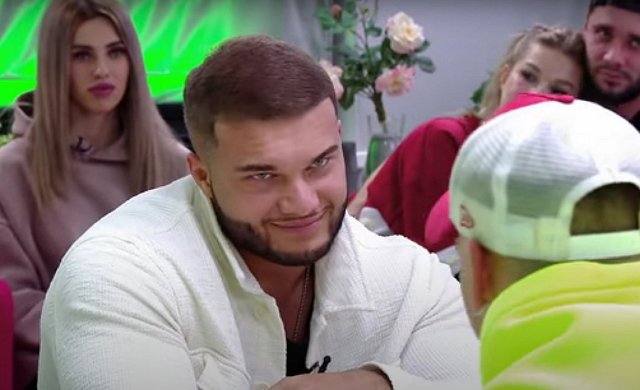 Васильев разрушил «Дом-2» во время скандала с Бахаревой Васильев разрушил «Дом-2» во время скандала с Бахаревой