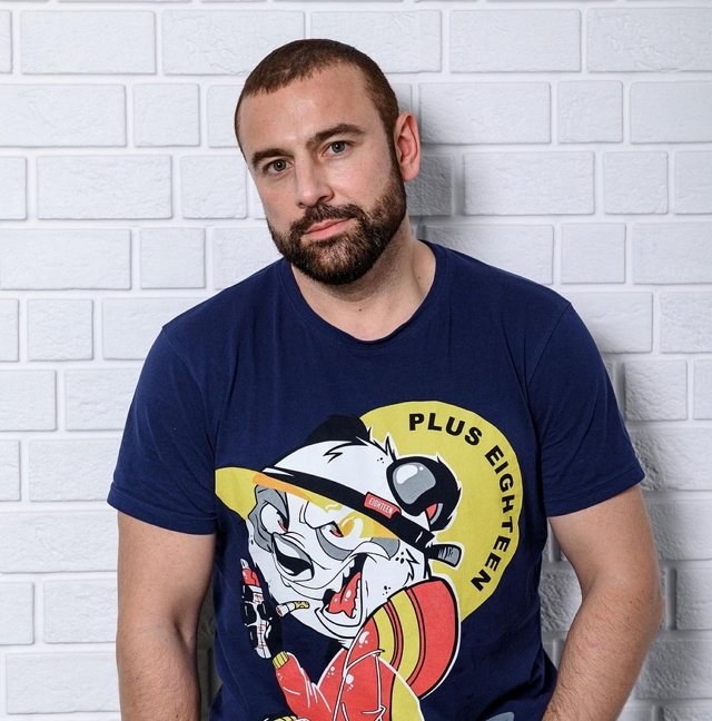 Адеев помчался на встречу с Брянской, бросив Валиуллину Адеев помчался на встречу с Брянской, бросив Валиуллину