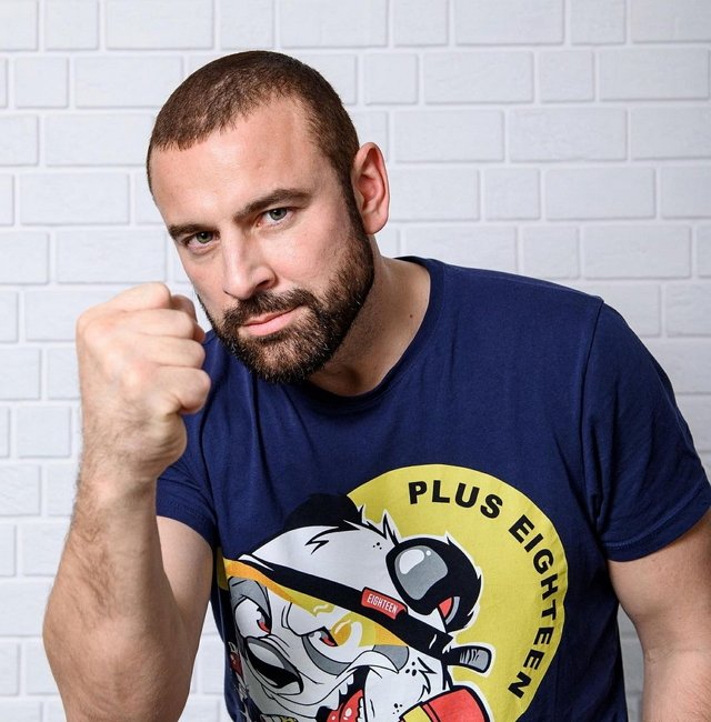 Мужчины телестройки несут в массы новые стандарты красоты Мужчины телестройки несут в массы новые стандарты красоты