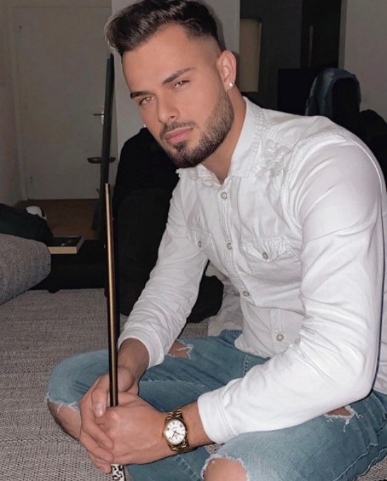 Марина Страхова: Он швейцарец Марина Страхова: Он швейцарец