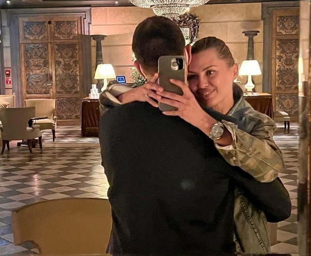 Боня похвасталась фотографией с загадочным мужчиной Боня похвасталась фотографией с загадочным мужчиной