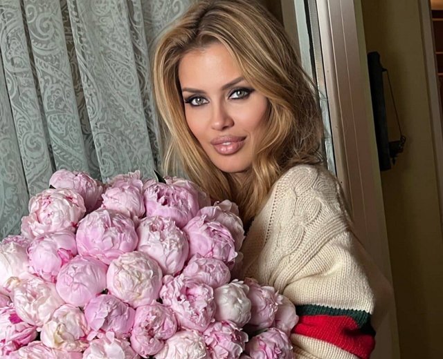 Боня похвасталась фотографией с загадочным мужчиной Боня похвасталась фотографией с загадочным мужчиной