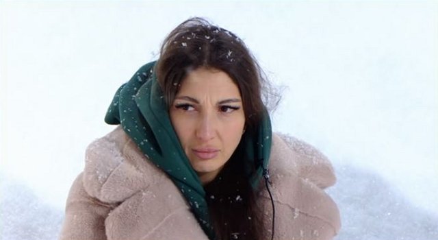 Захарова разругалась с ухажером за периметром, но проект не покидает Захарова разругалась с ухажером за периметром, но проект не покидает