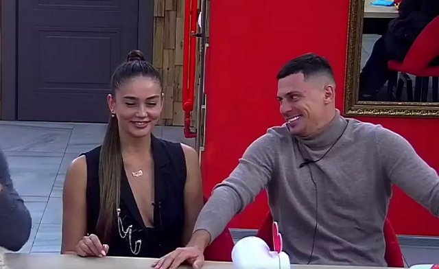 Барзиков и новенькая участница заселились в шале любви Барзиков и новенькая участница заселились в шале любви