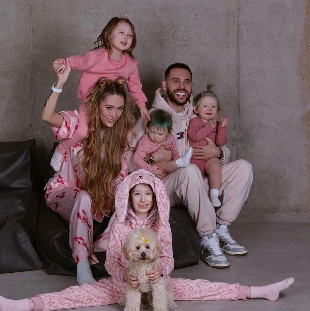 Фото детей участников Дома-2 (18.02.2022) Фото детей участников Дома-2 (18.02.2022)